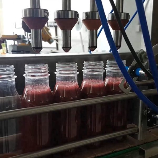 Automatic level filling machine for foaming products