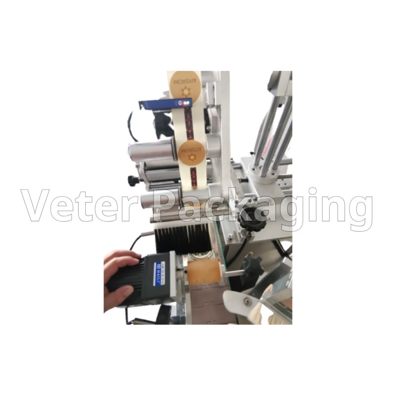 Automatic labelling machine for safety labels (top label) ALT ...