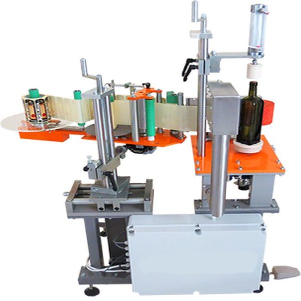 Semi automatic labelling machine for peculiar containers and labels