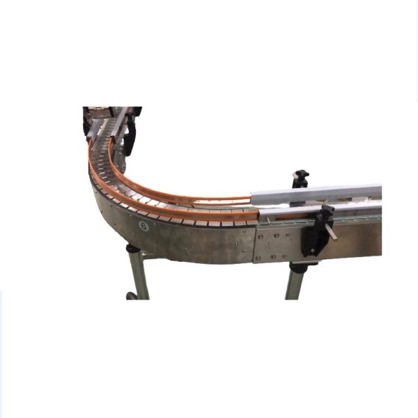 Conveyor belts with caterpillar, straight or with turn.