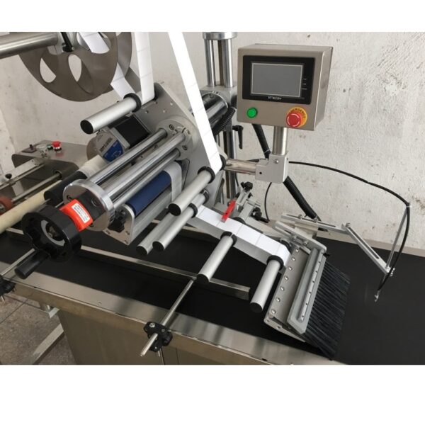 Automatic labelling machine for small and big bags/envelops